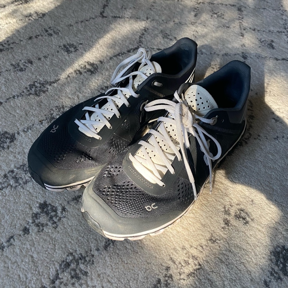 On Cloud Flow sneakers